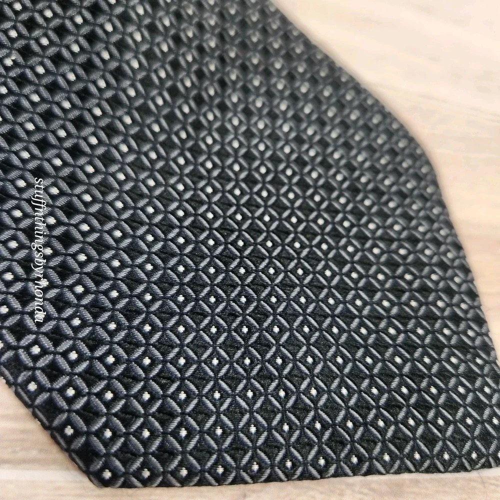 IZOD Black And White Silk Tie, Geometric‎ Pattern, 56